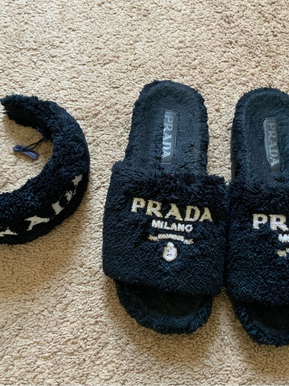 Prada Women’s Black Logo Shearling Embroidered Logo Slides Slippers Size 38 - Picture 4 of 10